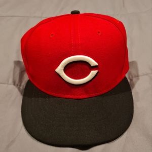 7 1/8 Cincinnati Reds New Era Fitted